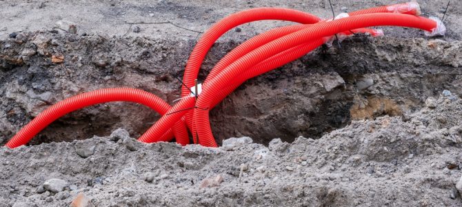 Säker grävning av elkabel i tätbebyggda miljöer